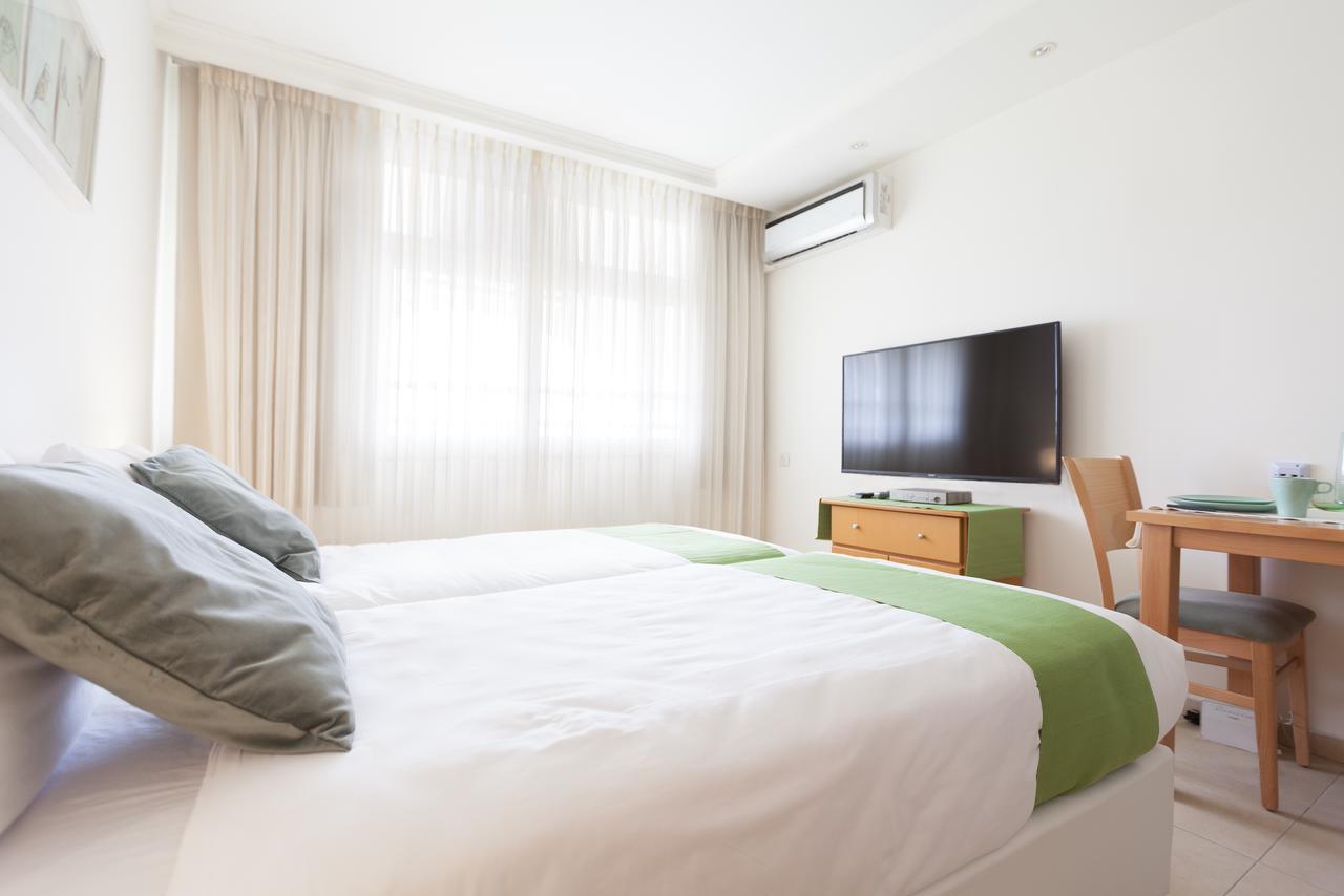 Modern Tlv Aparthotel Tel Aviv Bagian luar foto