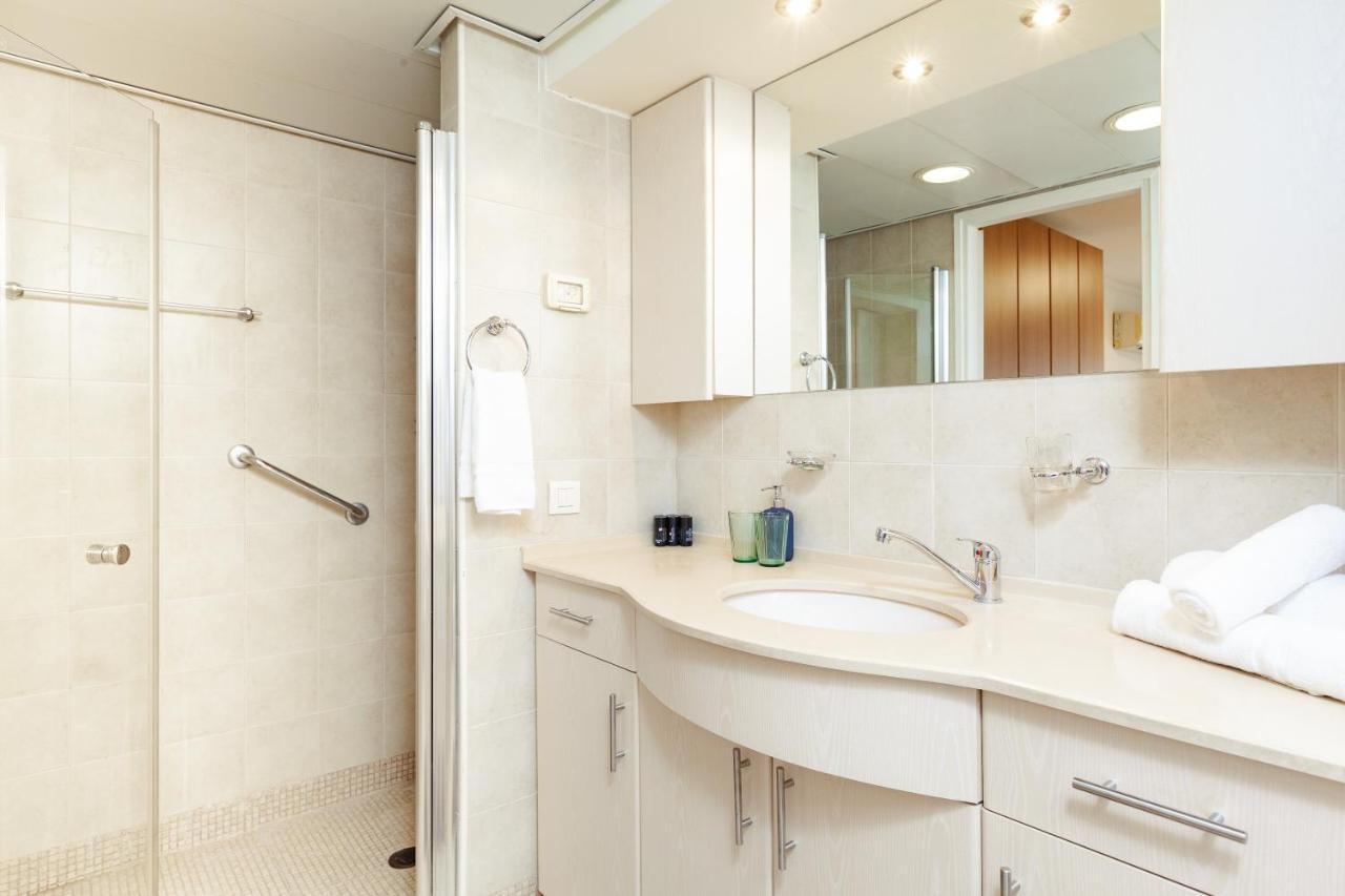 Modern Tlv Aparthotel Tel Aviv Bagian luar foto