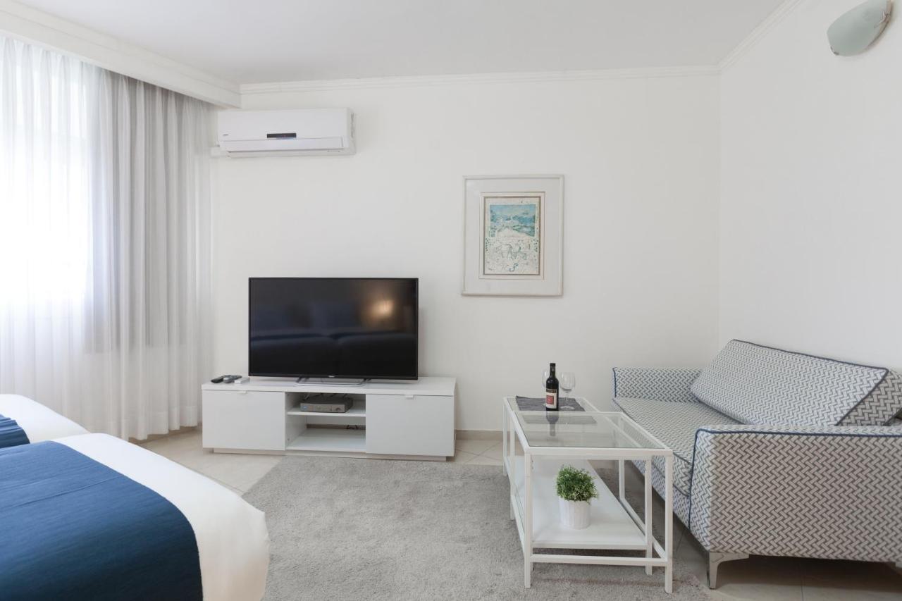 Modern Tlv Aparthotel Tel Aviv Bagian luar foto